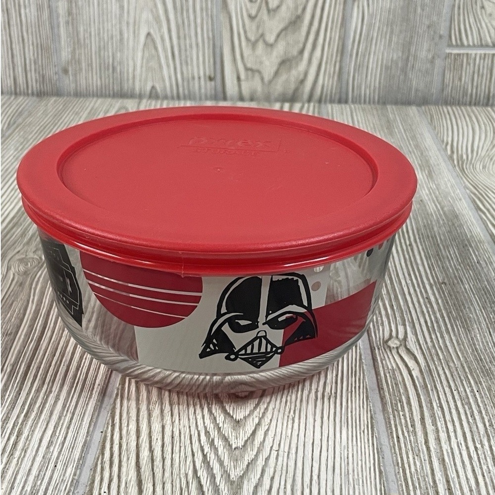Pyrex Star Wars Darth Vader Stormtrooper Glass Food Storage 4 Cup Red Lid 7201